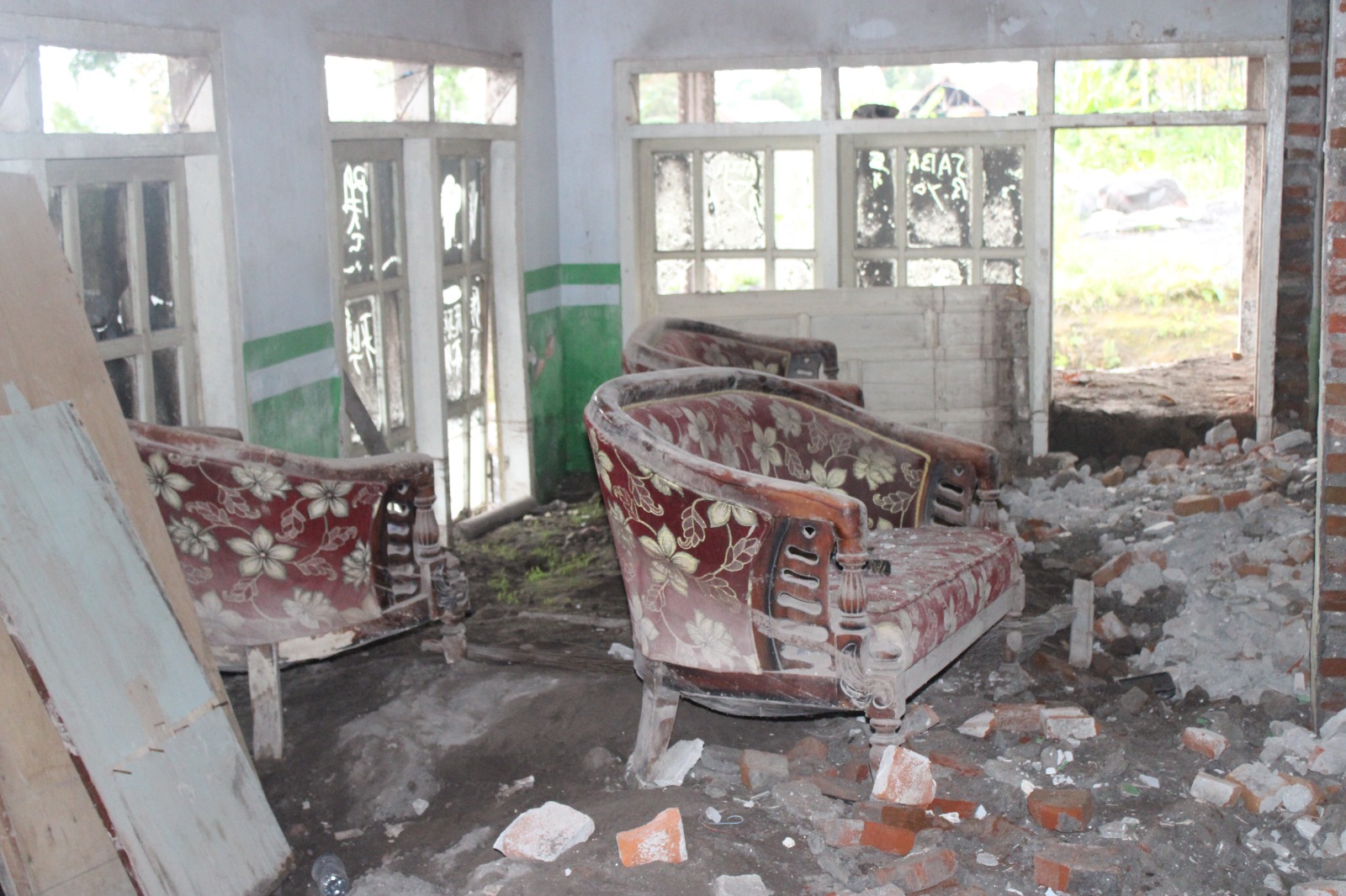 Kursi Sofa